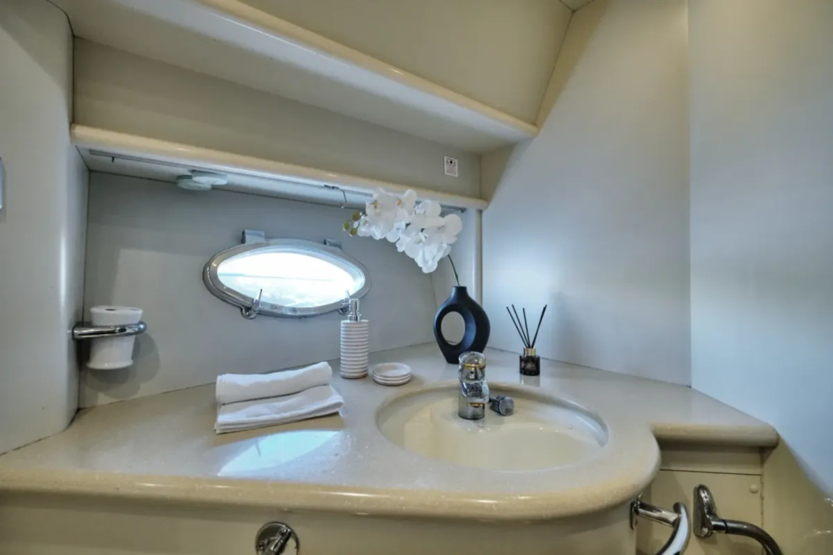 Яхта California 62 image- 23